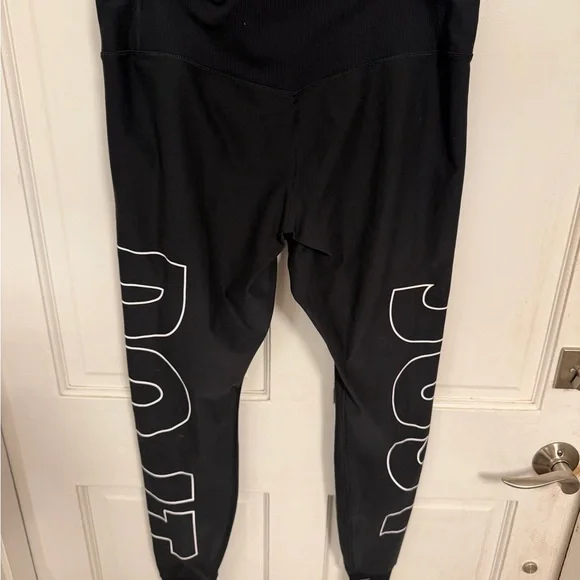 Nike Women’s Black Graphic 'Just Do It' Leggings - XL - Picture 6 of 6